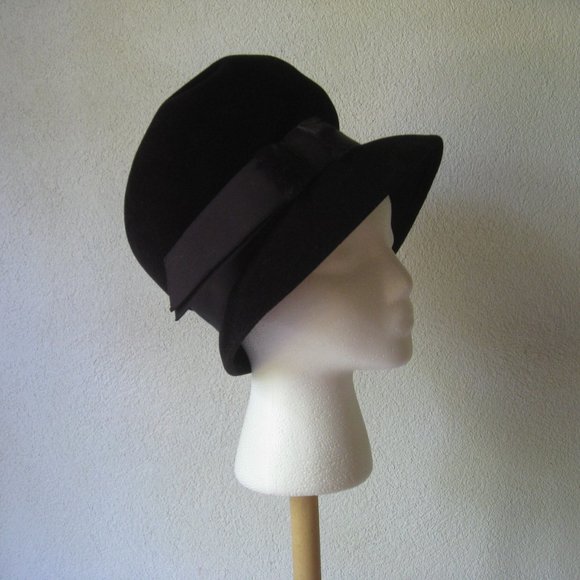 Vintage l 60s OS Mr. John Classic Designer Black Velvet Ribbon Bow Lampshade Hat - Picture 2 of 7
